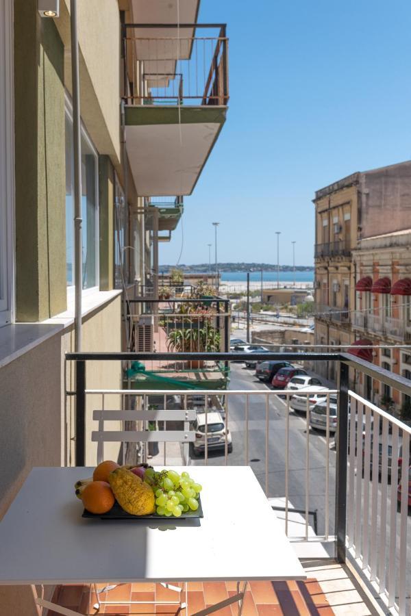 Near Ortigia Bed & Breakfast Сиракуза Екстериор снимка